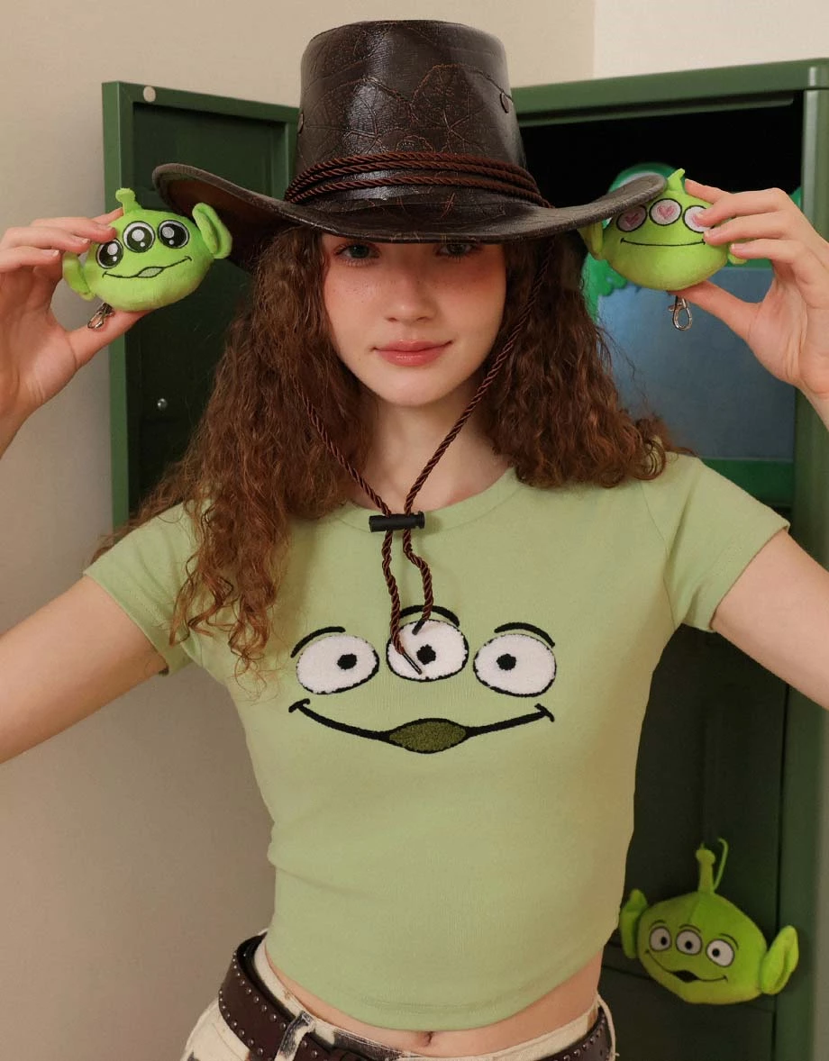 【迪士尼系列】玩具總動員 毛巾繡圖案圓領短袖短版TEE 【迪士尼系列】玩具總動員 毛巾繡圖案圓領短袖短版TEE