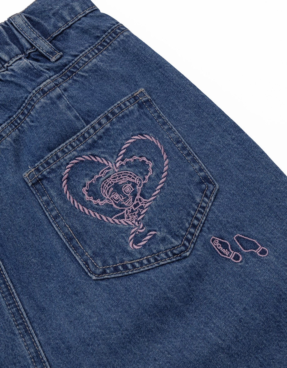 【迪士尼系列】玩具總動員 後口袋刺繡打褶牛仔寬褲 【迪士尼系列】玩具總動員 後口袋刺繡打褶牛仔寬褲