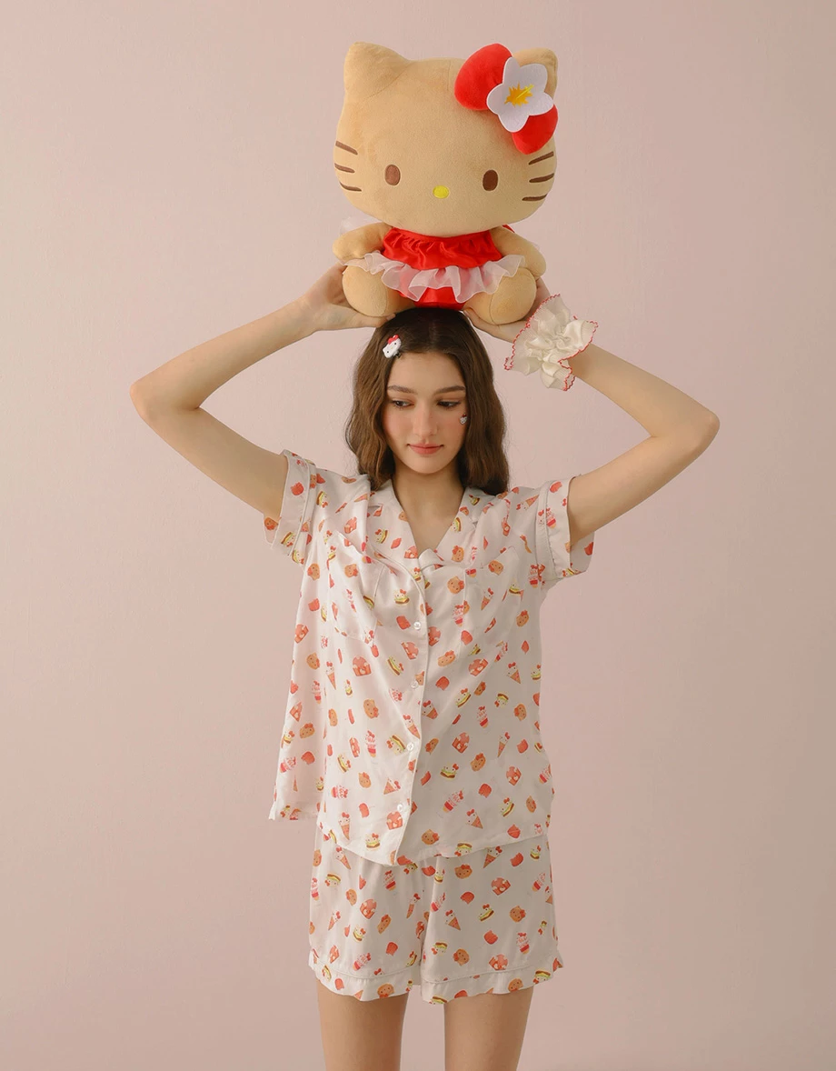 【Hello Kitty聯名】滿版印花短袖上衣短褲家居服套裝