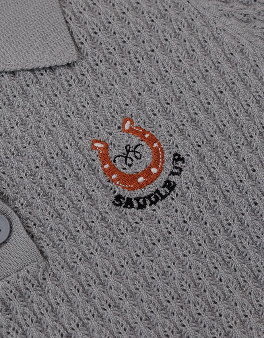 【迪士尼系列】玩具總動員 刺繡圖字短版花紋針織POLO衫 【迪士尼系列】玩具總動員 刺繡圖字短版花紋針織POLO衫