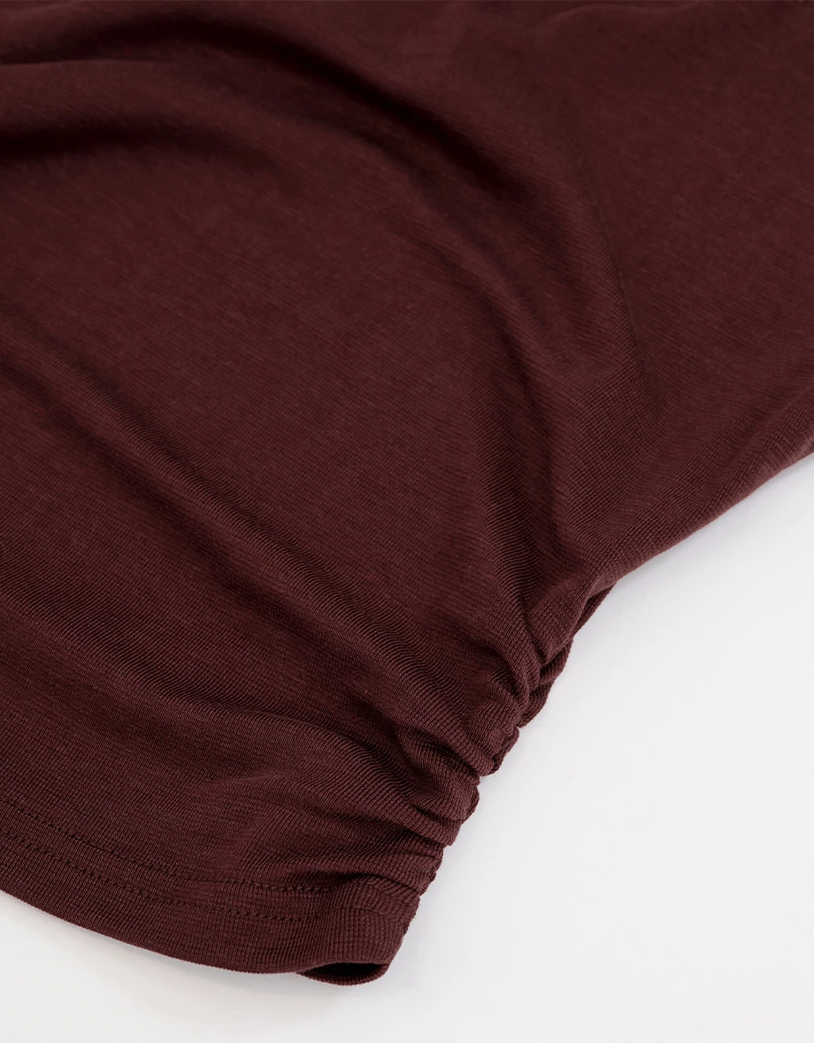 一字領側抓皺純色短版背心