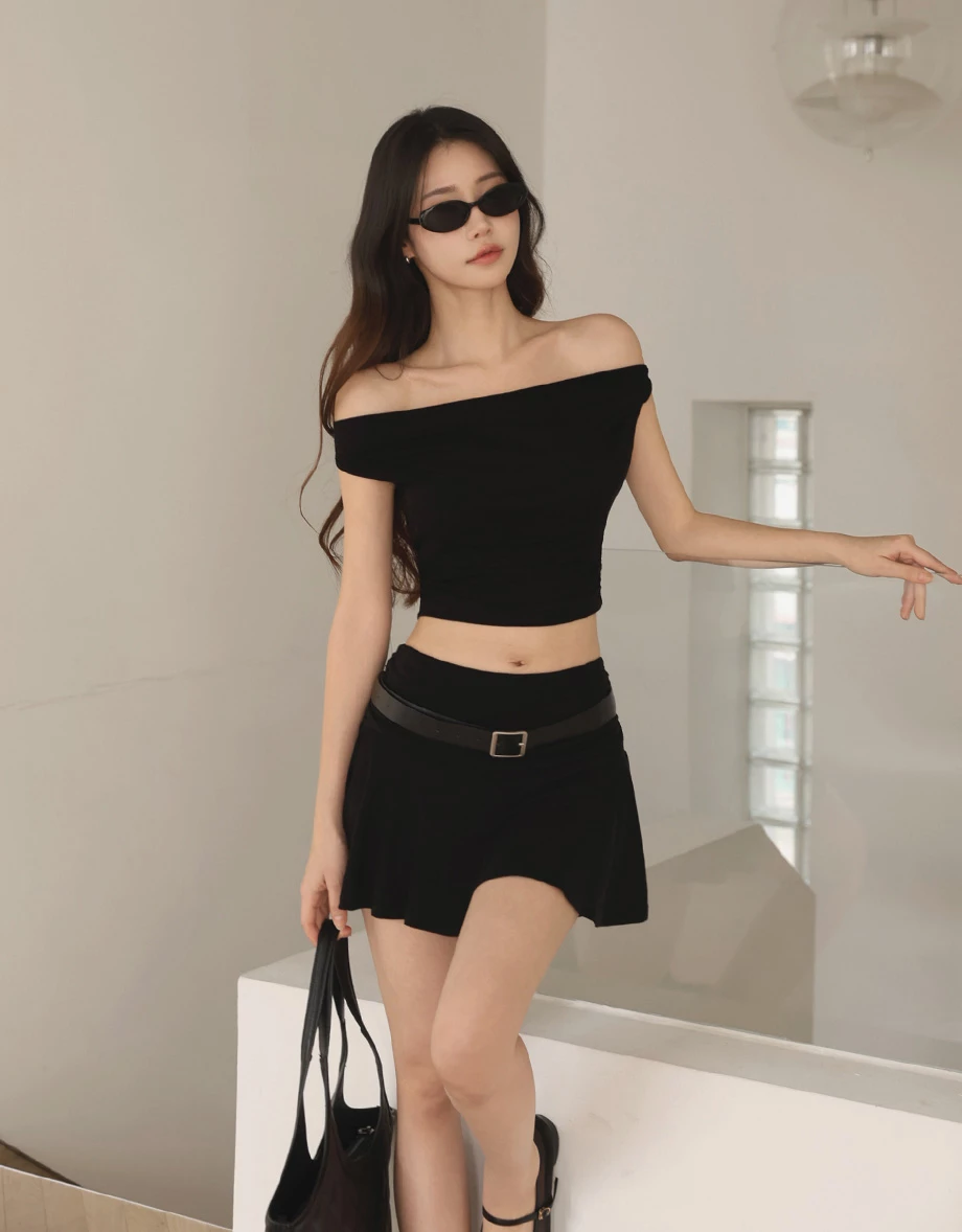 一字領側抓皺純色短版背心