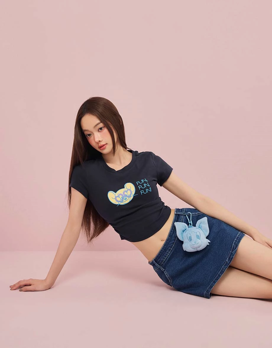 【湯姆貓與傑利鼠】 彩色印花圓領短袖短版TEE 【湯姆貓與傑利鼠】 彩色印花圓領短袖短版TEE