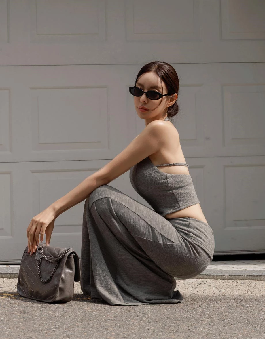 Halter Neck Open Back Cropped Knit Padded Tank Top