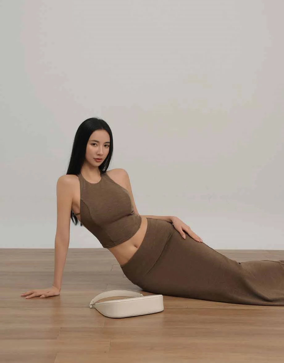 Halter Neck Open Back Cropped Knit Padded Tank Top