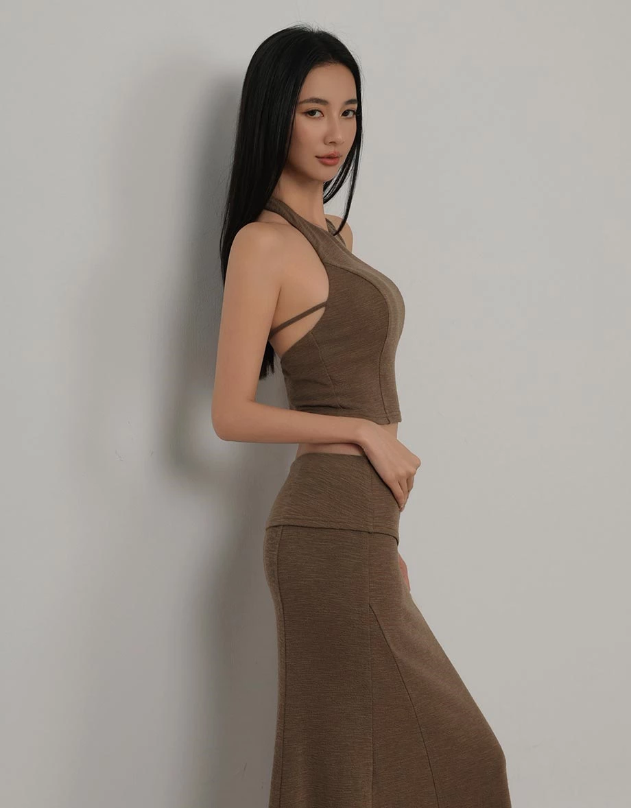 Halter Neck Open Back Cropped Knit Padded Tank Top