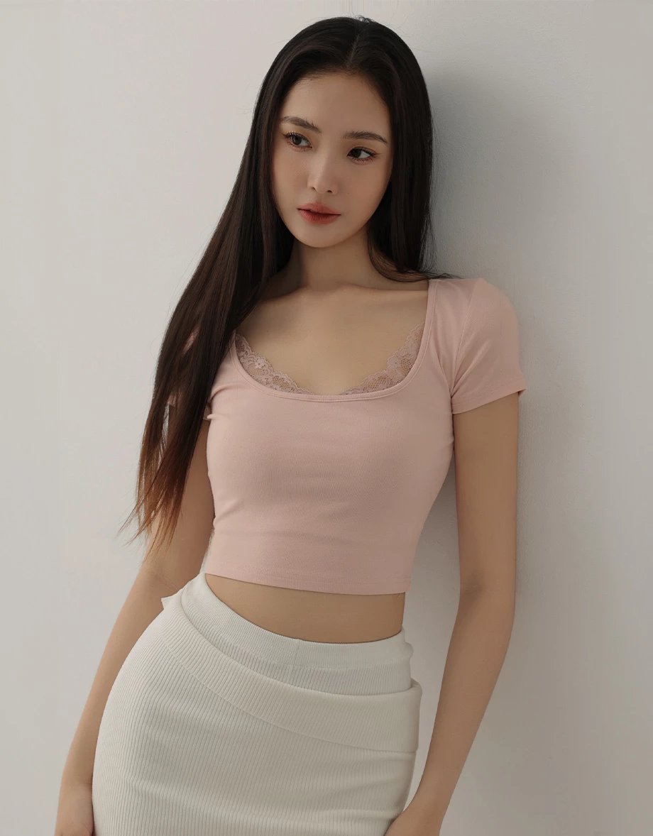 Lace Trim Detail Scoop Neck Short Sleeve Crop Top Lace Trim Detail Scoop Neck Short Sleeve Crop Top