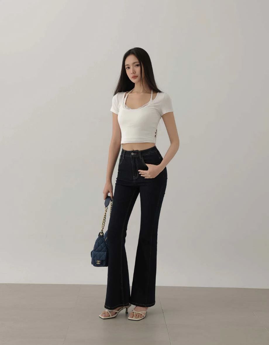 Lace Trim Detail Scoop Neck Short Sleeve Crop Top Lace Trim Detail Scoop Neck Short Sleeve Crop Top