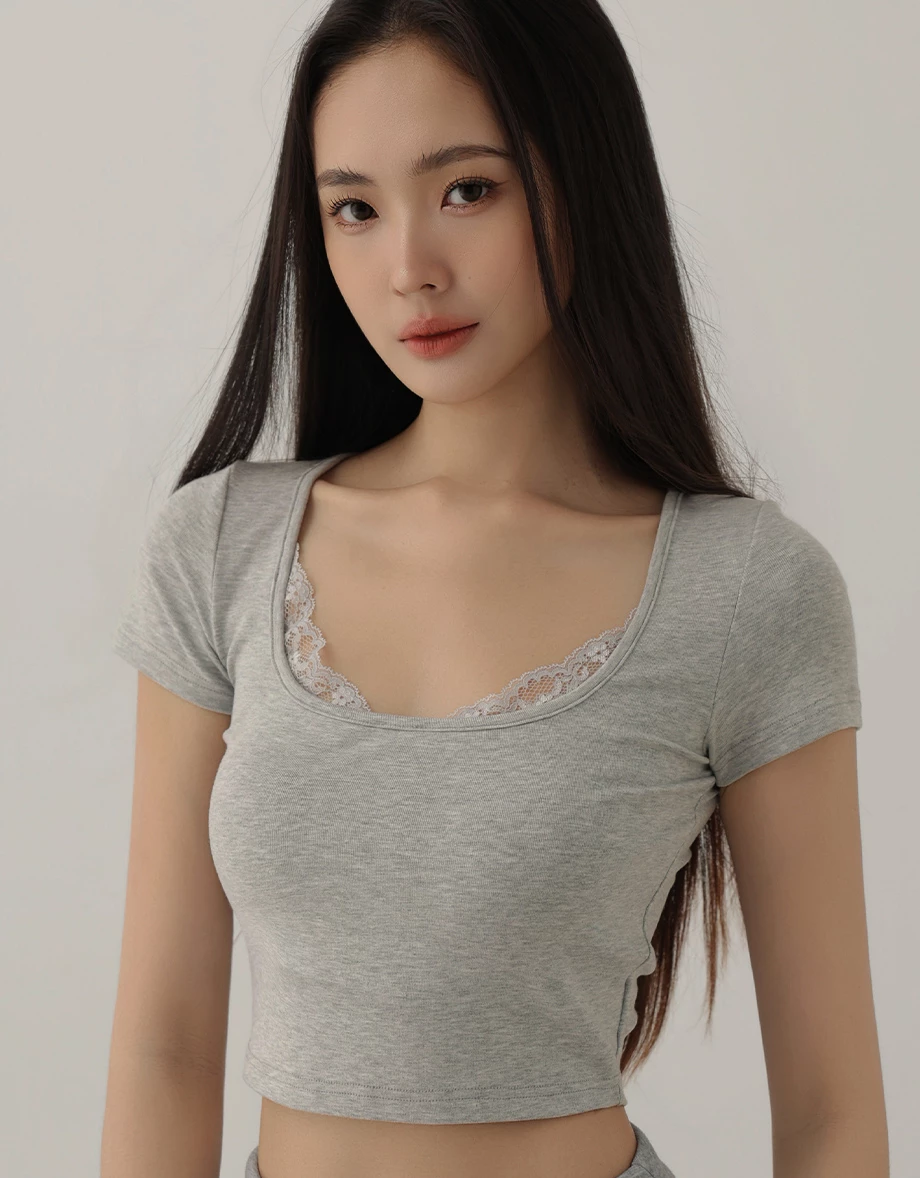 Lace Trim Detail Scoop Neck Short Sleeve Crop Top
