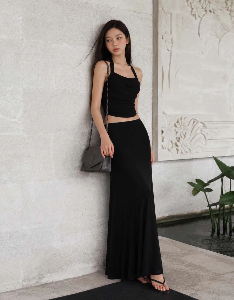 Draped Halter Neck Cowl Neckline Ruched Mesh Padded BraTop Draped Halter Neck Cowl Neckline Ruched Mesh Padded BraTop