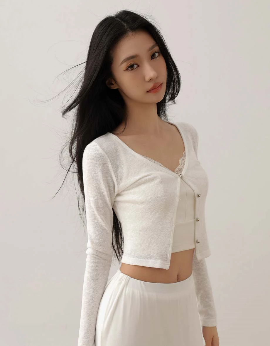 寬V領金屬圓扣長袖短版開襟衫 寬V領金屬圓扣長袖短版開襟衫