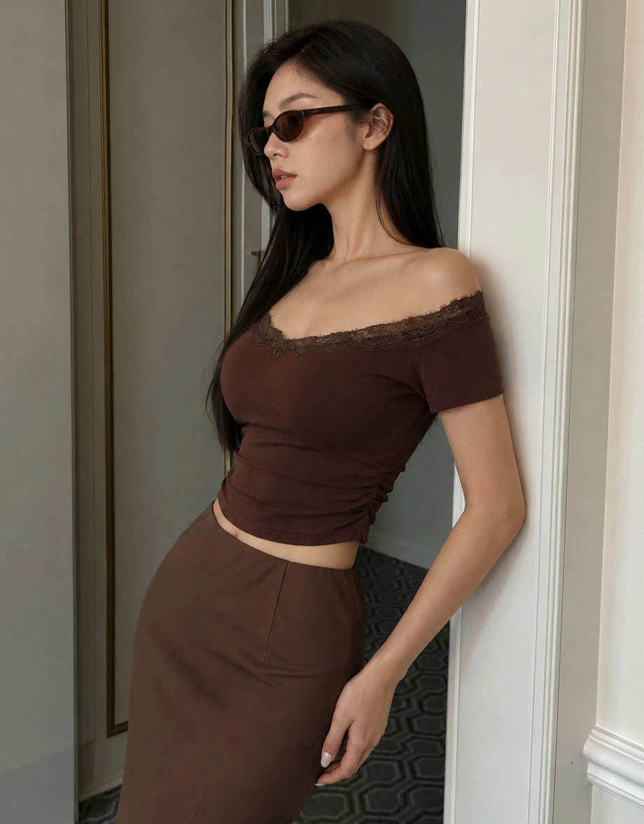 V型蕾絲滾邊一字領側抓皺短袖短版BRA TOP V型蕾絲滾邊一字領側抓皺短袖短版BRA TOP