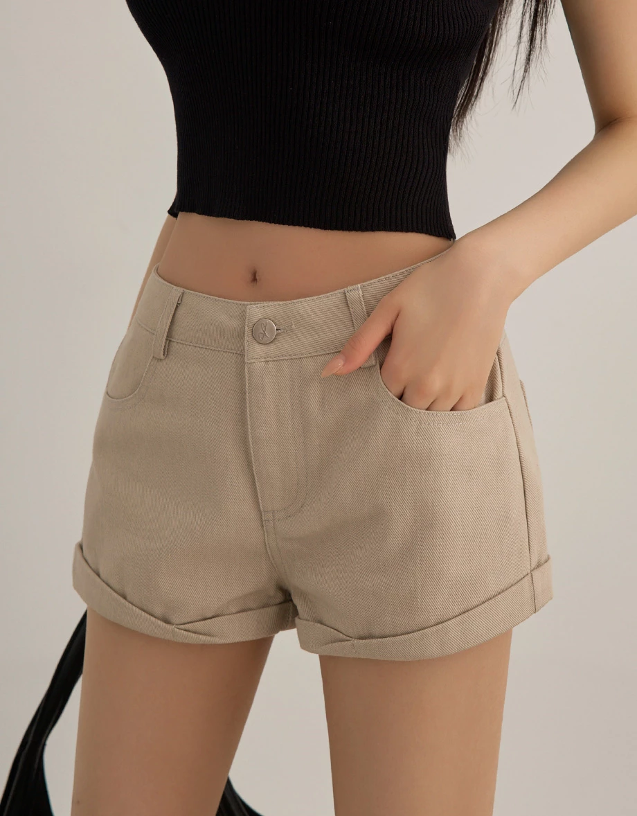 中低腰反摺褲管斜紋短褲