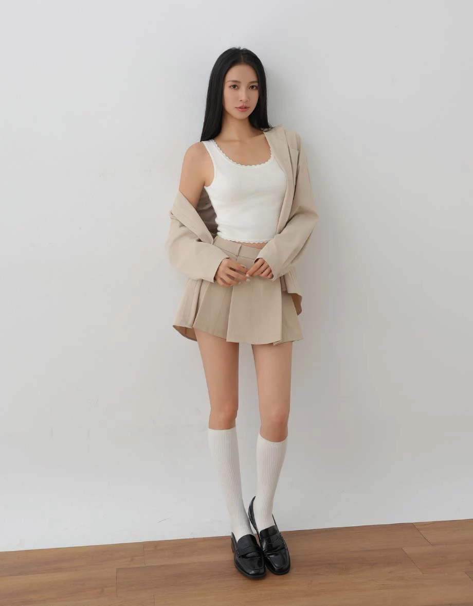 Wide Strap Scalloped Trim Ribbed Knit Tank Top Wide Strap Scalloped Trim Ribbed Knit Tank Top
