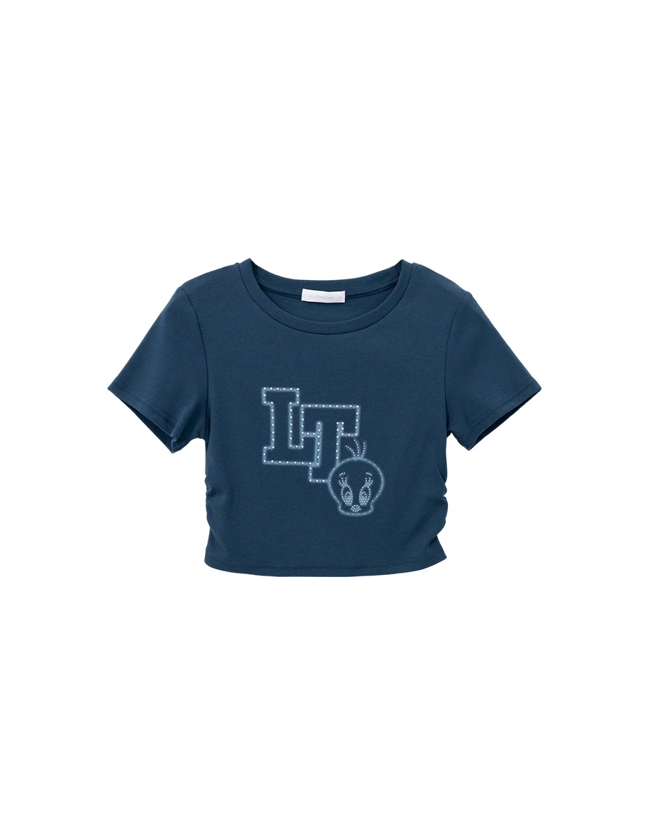 【樂一通】 崔弟款印花鉚釘裝飾圓領側抽皺短袖短版 TEE 【樂一通】 崔弟款印花鉚釘裝飾圓領側抽皺短袖短版 TEE