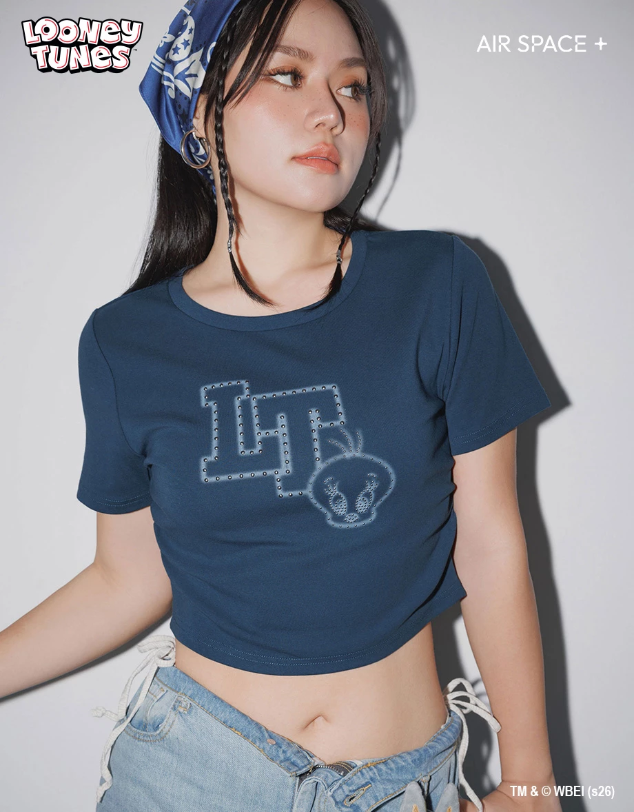 【樂一通】 崔弟款印花鉚釘裝飾圓領側抽皺短袖短版 TEE