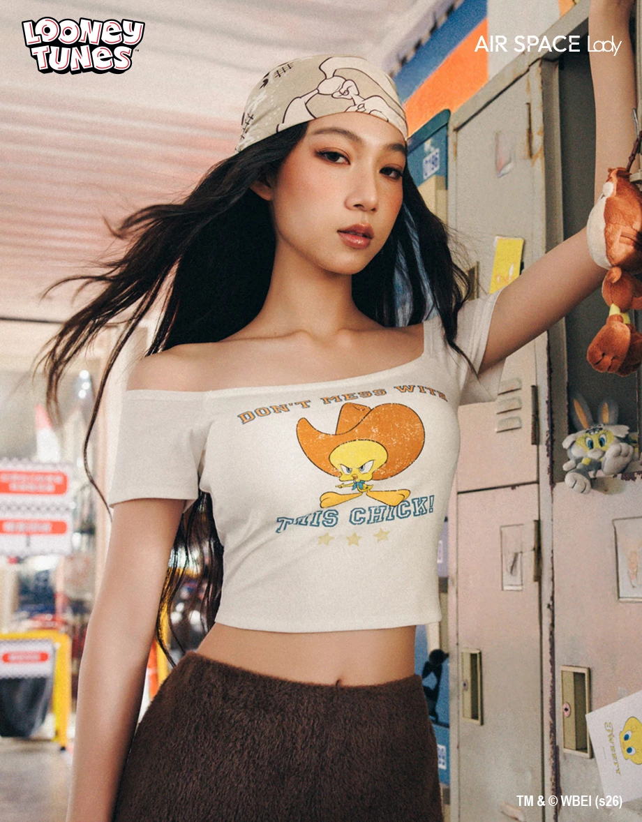 【樂一通】 一字領拉格蘭短袖斑駁印花短版TEE(附胸墊)