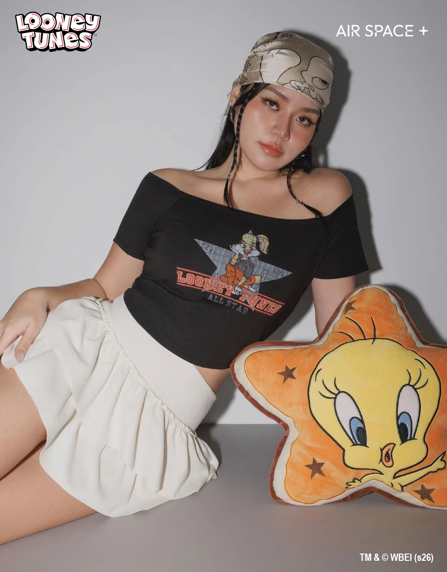 【樂一通】 一字領拉格蘭短袖斑駁印花短版TEE(附胸墊) 【樂一通】 一字領拉格蘭短袖斑駁印花短版TEE(附胸墊)