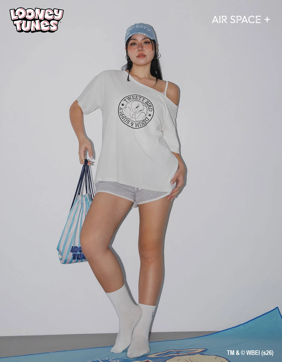 【樂一通】 崔弟款不對稱領印花鉚釘貼布繡短袖長版TEE