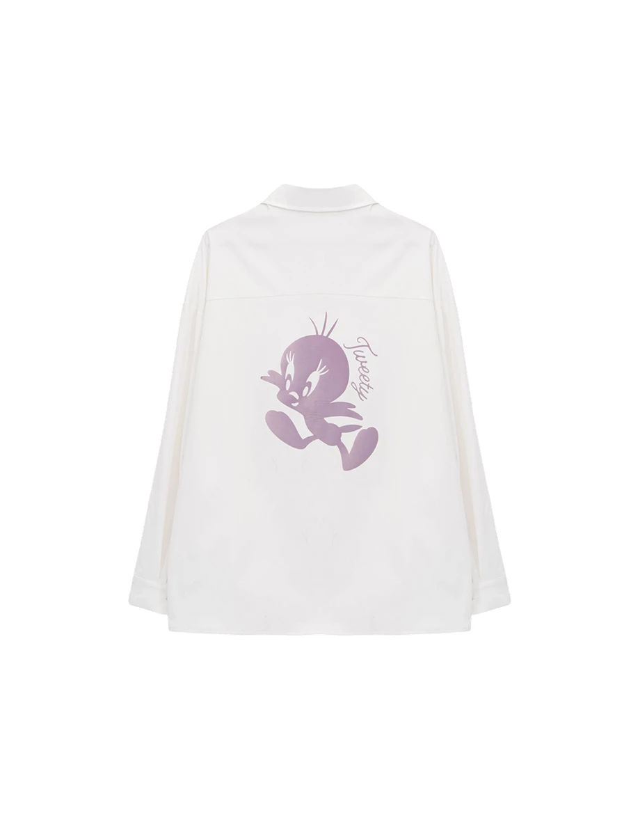 【樂一通】 崔弟款美背植絨圖案布章繡長袖長版斜紋襯衫 【樂一通】 崔弟款美背植絨圖案布章繡長袖長版斜紋襯衫