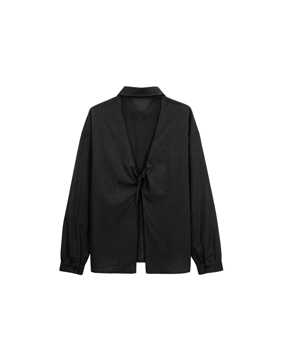 鈕扣抓褶後扭結透膚雪紡拼接線條紋理長袖襯衫