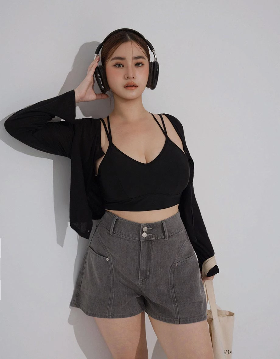 V領美背交叉細肩帶短版BRA背心 V領美背交叉細肩帶短版BRA背心