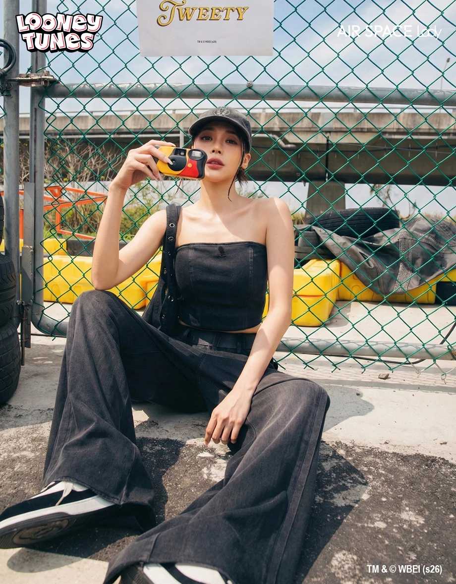 【樂一通】 立體印花前剪接車線腰鬆緊輕薄牛仔寬褲