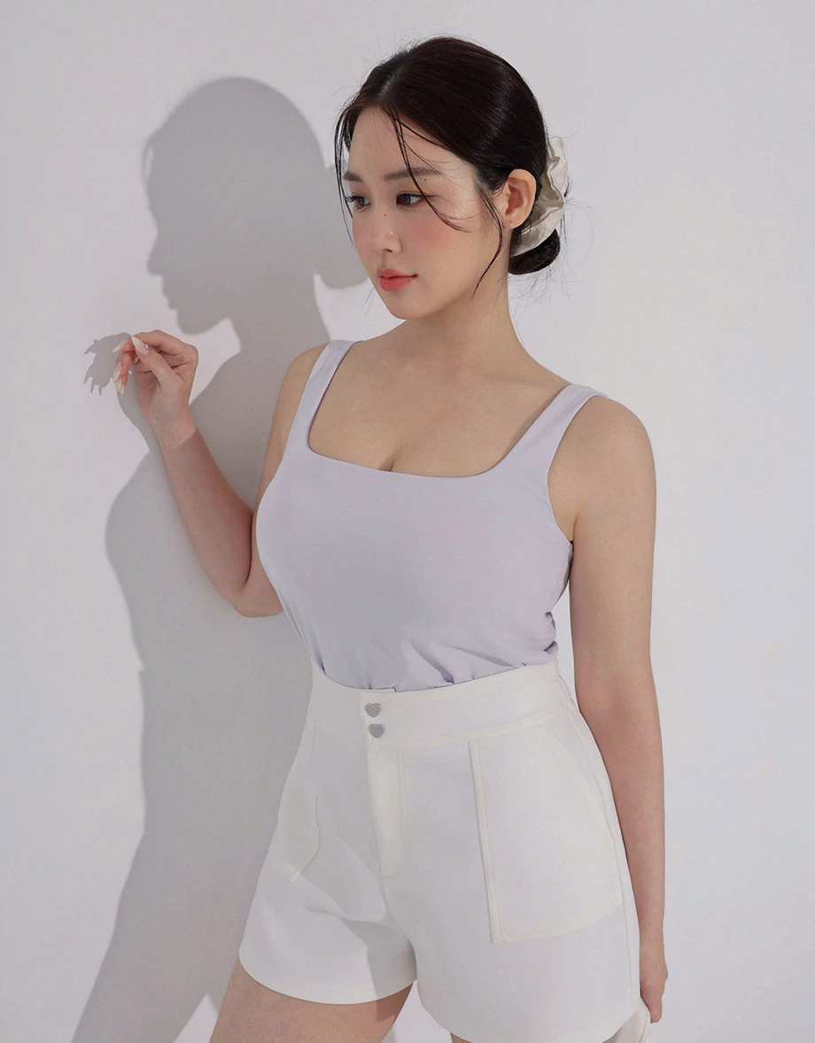 高腰愛心雙扣修身口袋短褲