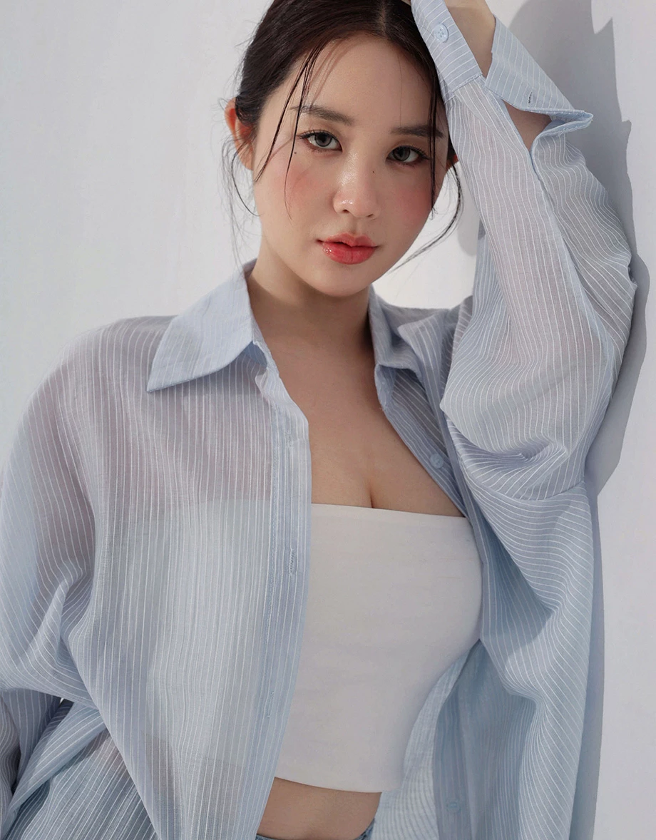 完美腰線DNA打褶收腰輕磅牛仔短褲 完美腰線DNA打褶收腰輕磅牛仔短褲