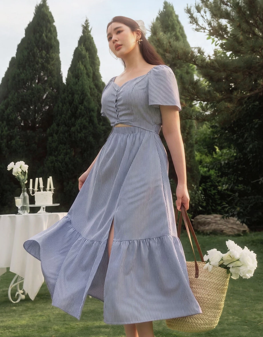 桃心領交叉綁帶腰鏤空澎袖條紋蛋糕短洋裝