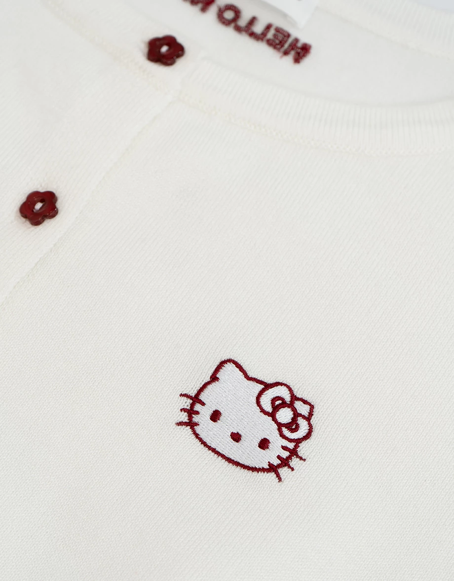 【三麗鷗聯名】KITTY刺繡圖案圓領小花排扣短袖開襟針織衫 【三麗鷗聯名】KITTY刺繡圖案圓領小花排扣短袖開襟針織衫