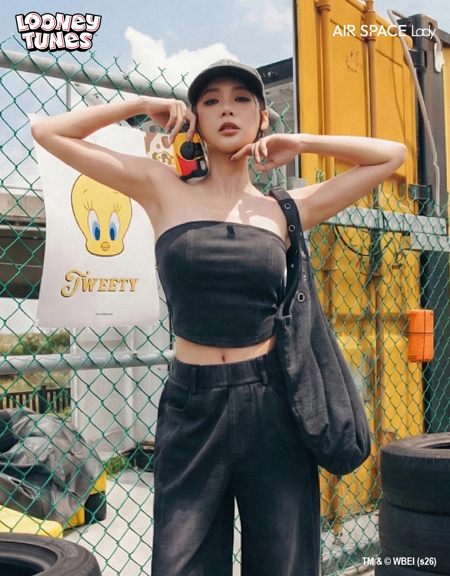 【樂一通】 刺繡小圖牛仔平口上衣(附胸墊)