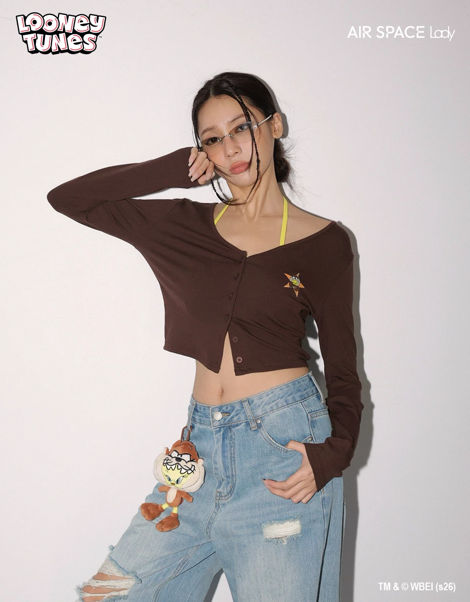 【樂一通】 印花字母V領長袖排扣開襟衫