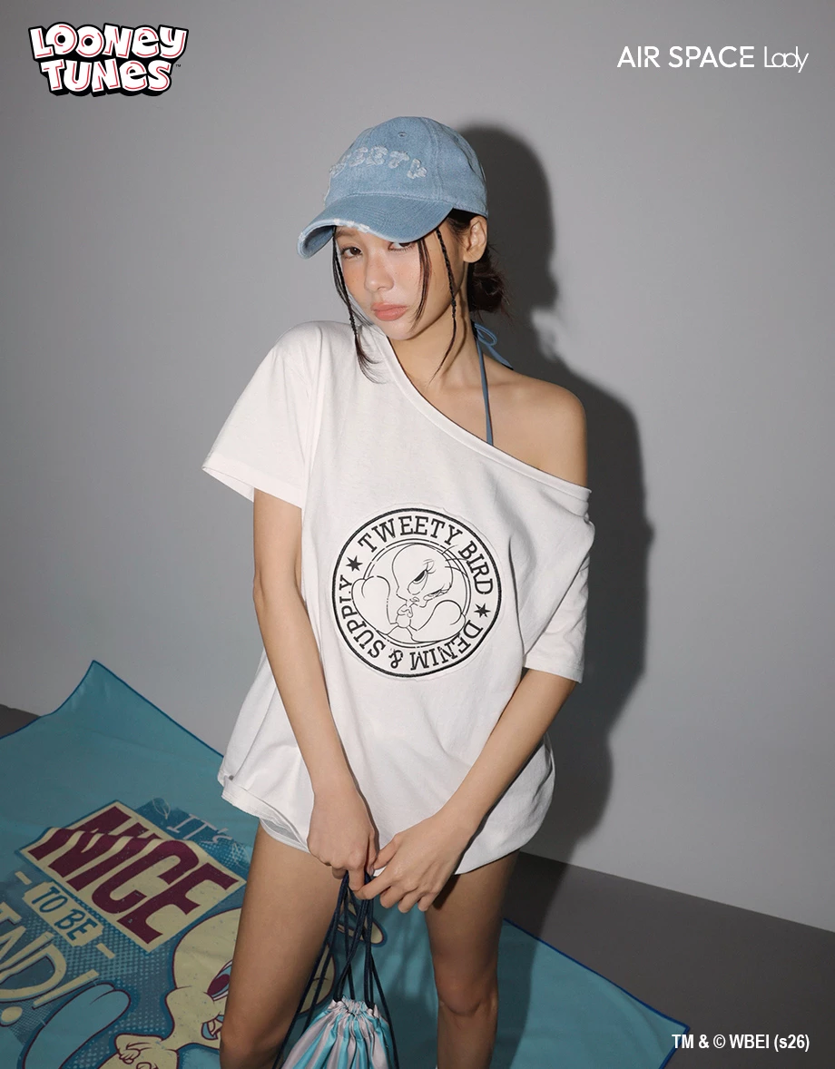 【樂一通】 崔弟款不對稱領印花鉚釘貼布繡短袖長版TEE