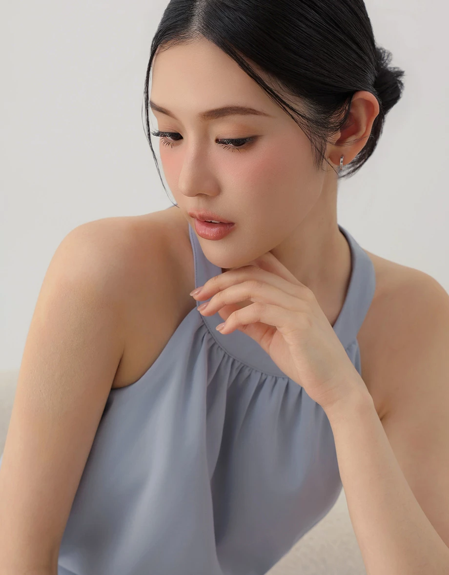 圓領削肩抓皺上衣(附胸墊)