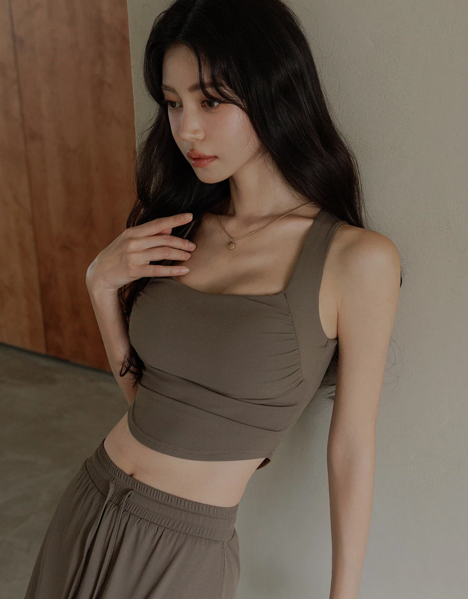 超肌涼感方領圓弧下擺BRA TOP