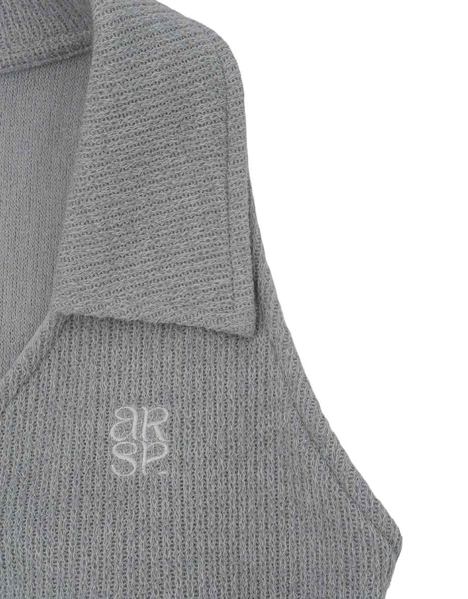 LOGO刺繡V型翻領短版羅紋針織背心(附胸墊) LOGO刺繡V型翻領短版羅紋針織背心(附胸墊)
