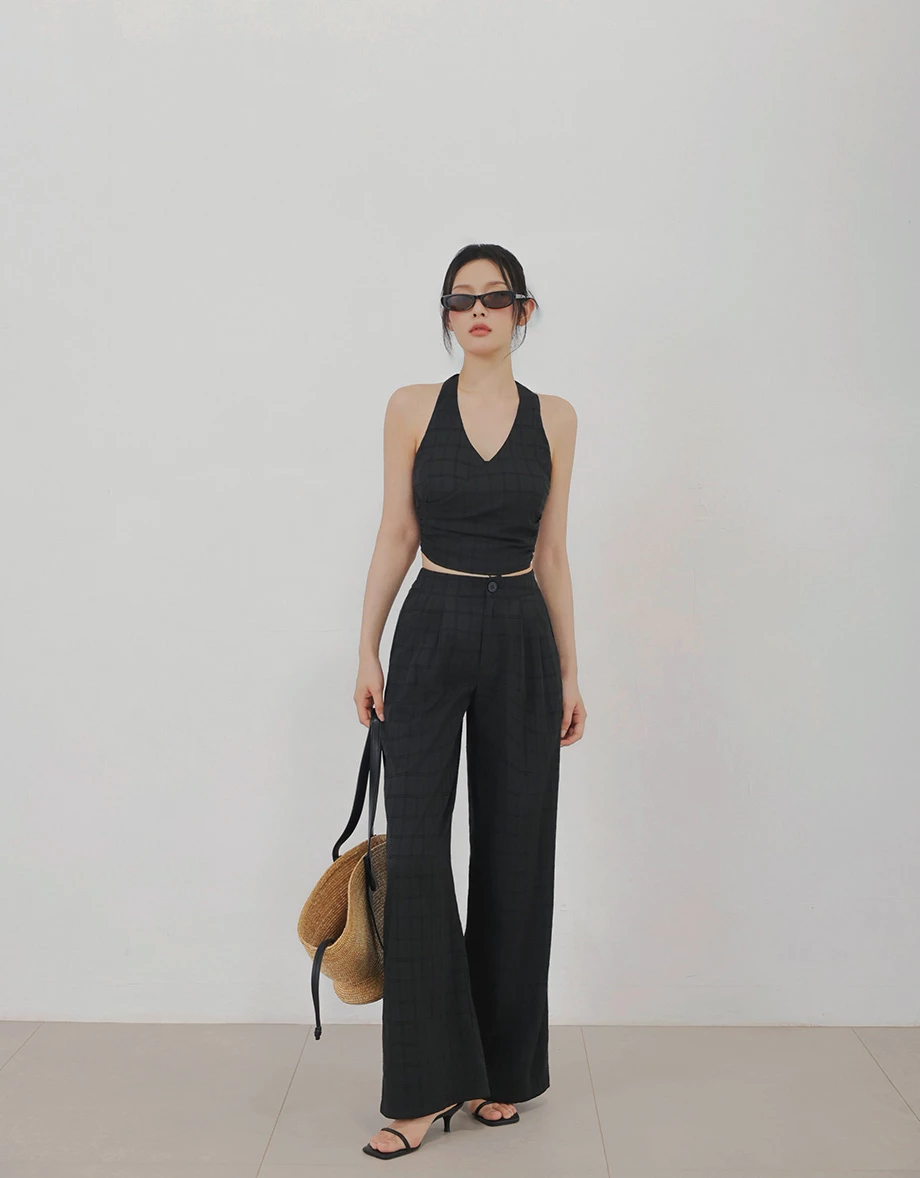 格紋交叉V領繞頸綁帶側抓皺短版背心(附胸墊) 格紋交叉V領繞頸綁帶側抓皺短版背心(附胸墊)