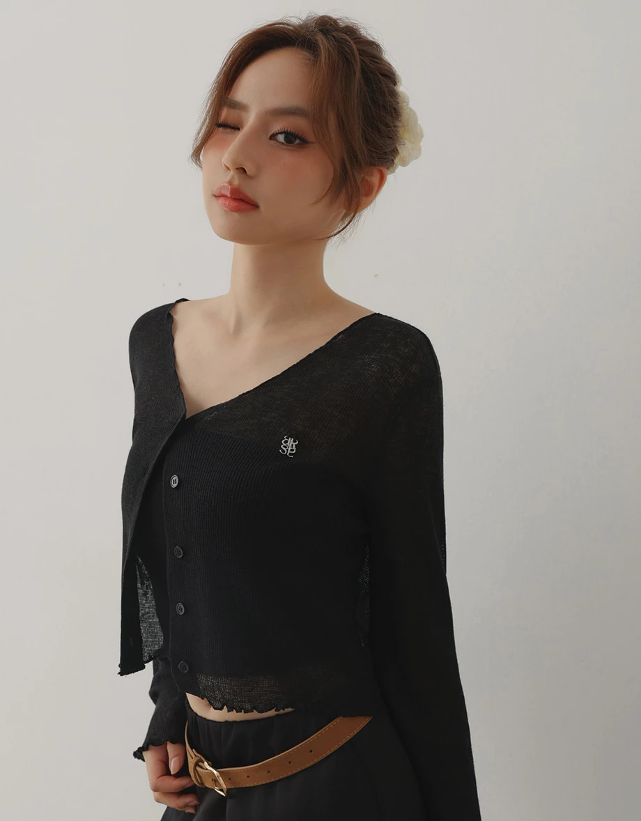 V領長袖微透膚木耳邊短版開襟針織衫 V領長袖微透膚木耳邊短版開襟針織衫