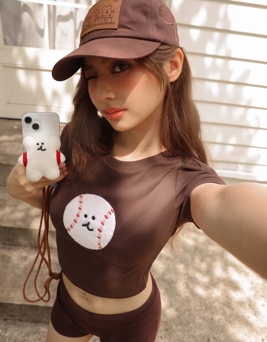 【DINOTAENG】Fluffy Embroidery Cropped T-Shirt