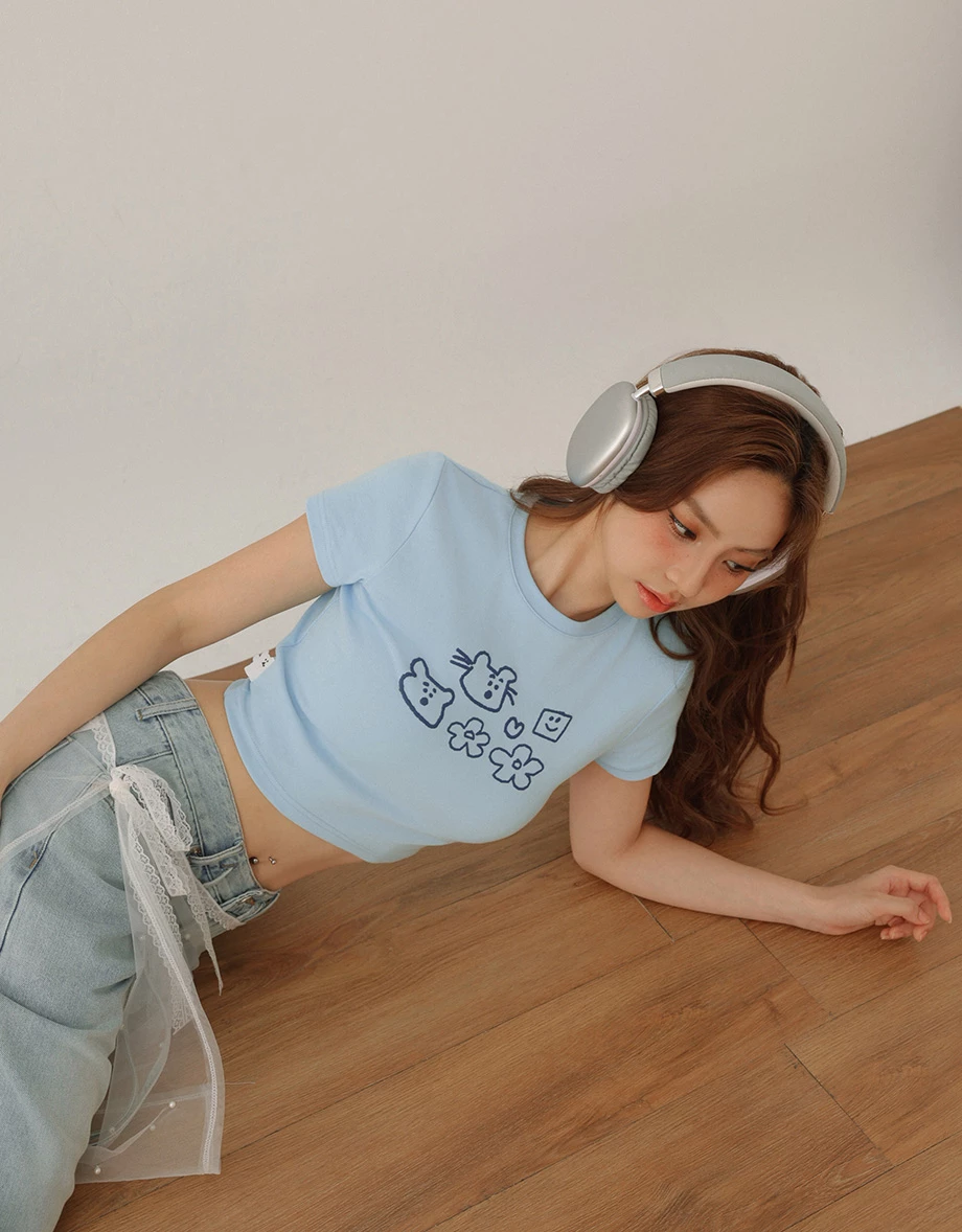 【DINOTAENG】Puff Print Cropped T-Shirt 【DINOTAENG】Puff Print Cropped T-Shirt