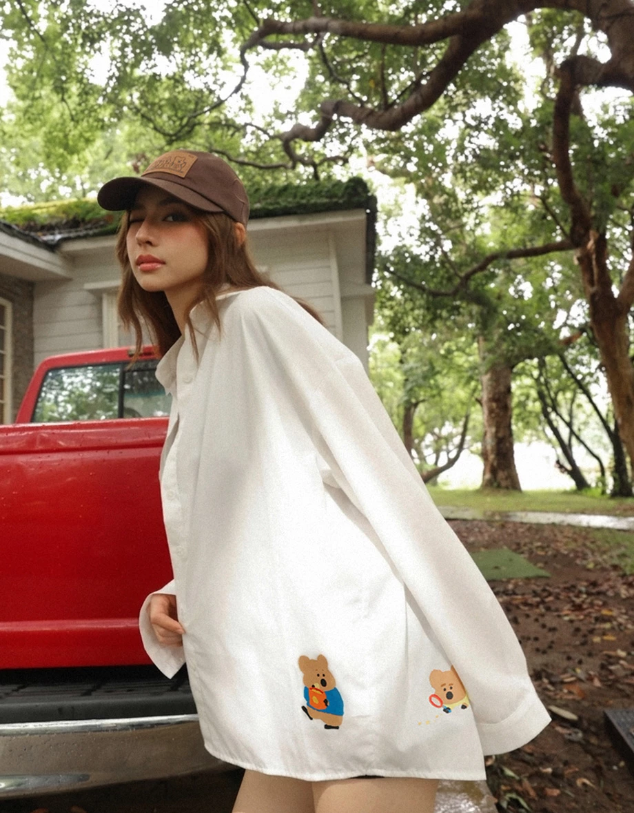 【DINOTAENG】Graphic Woven Label Long Sleeve Oversized Shirt