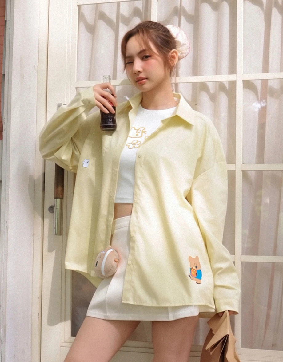 【DINOTAENG】Graphic Woven Label Long Sleeve Oversized Shirt