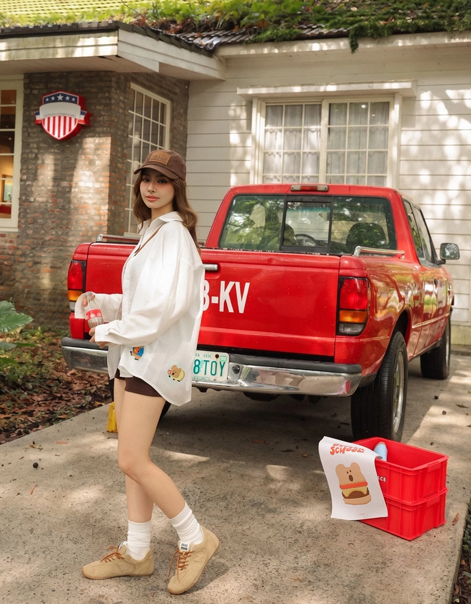 【DINOTAENG】Graphic Woven Label Long Sleeve Oversized Shirt