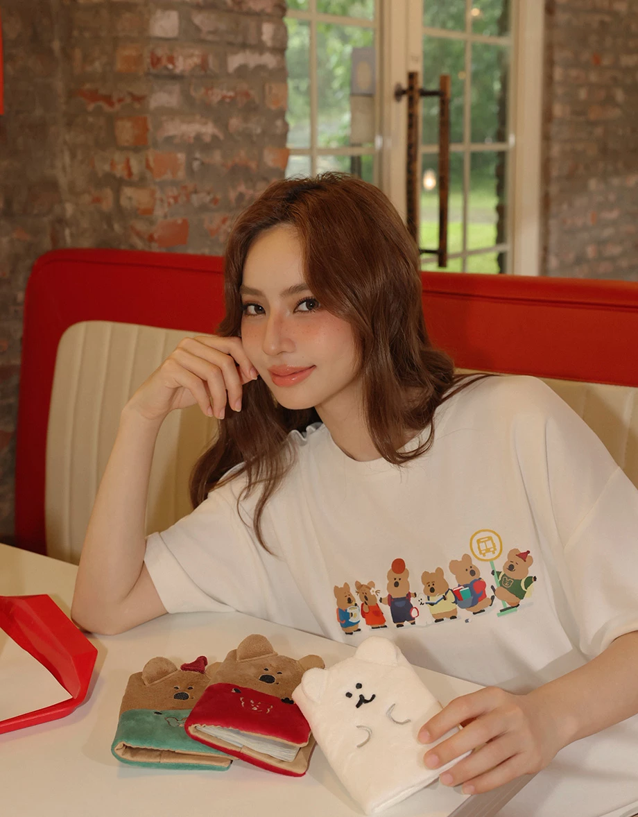 【DINOTAENG】Graphic Oversized T-Shirt 【DINOTAENG】Graphic Oversized T-Shirt