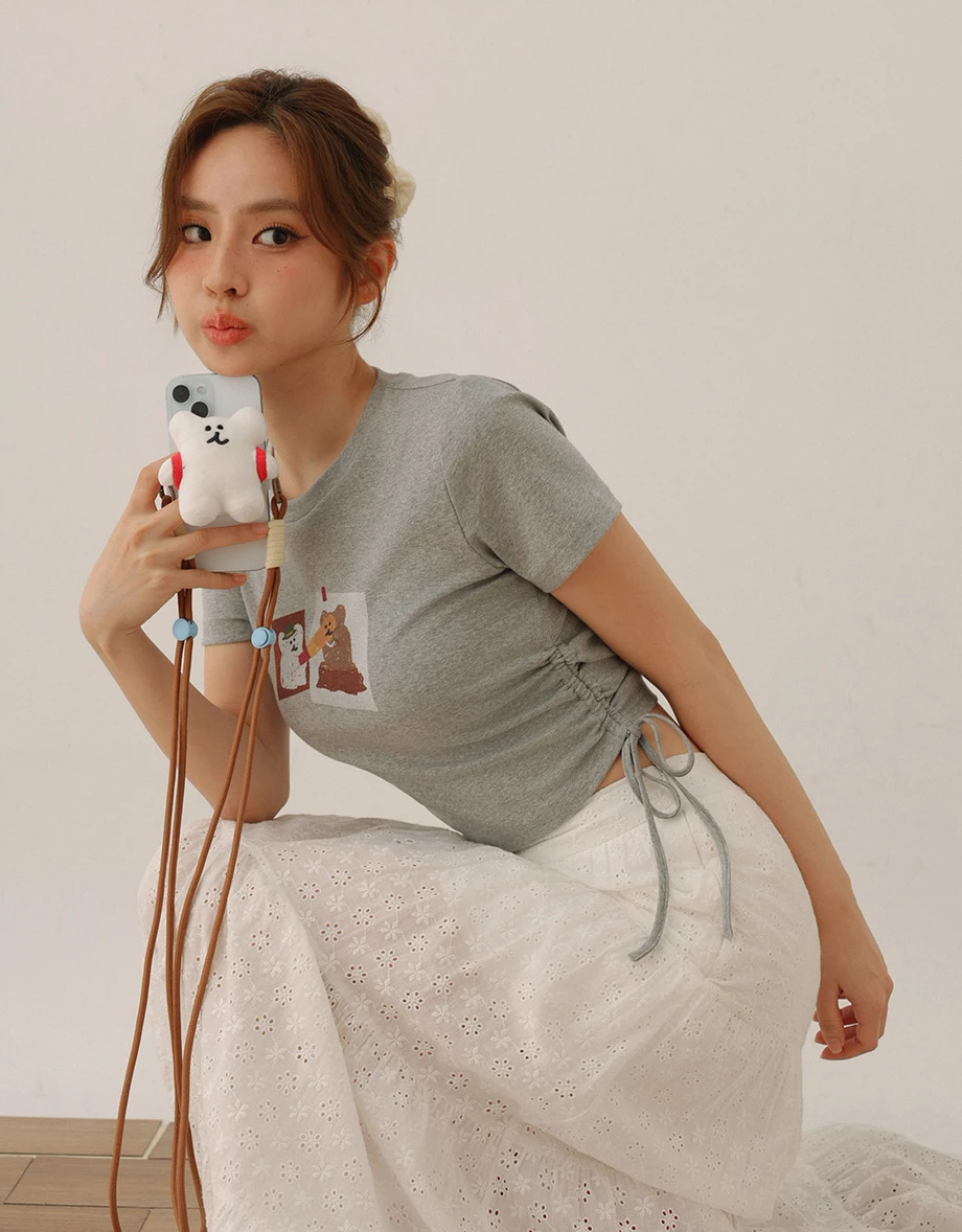 【DINOTAENG】Side Drawstring Ruched Cropped T-Shirt 【DINOTAENG】Side Drawstring Ruched Cropped T-Shirt