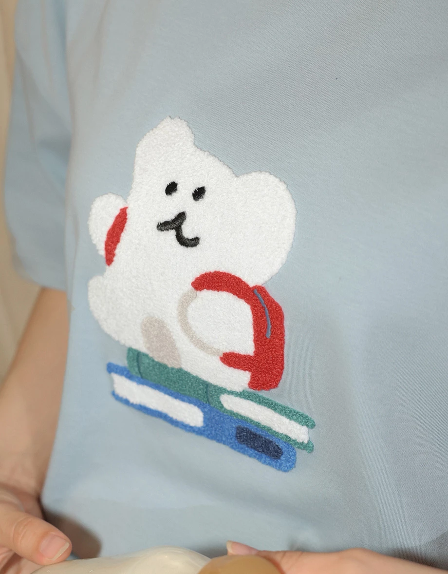【DINOTAENG】Fluffy Embroidery Graphic Oversized T-Shirt 【DINOTAENG】Fluffy Embroidery Graphic Oversized T-Shirt