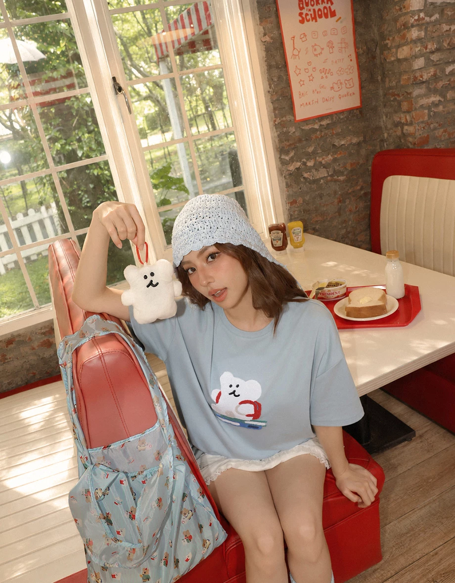 【DINOTAENG】Fluffy Embroidery Graphic Oversized T-Shirt 【DINOTAENG】Fluffy Embroidery Graphic Oversized T-Shirt