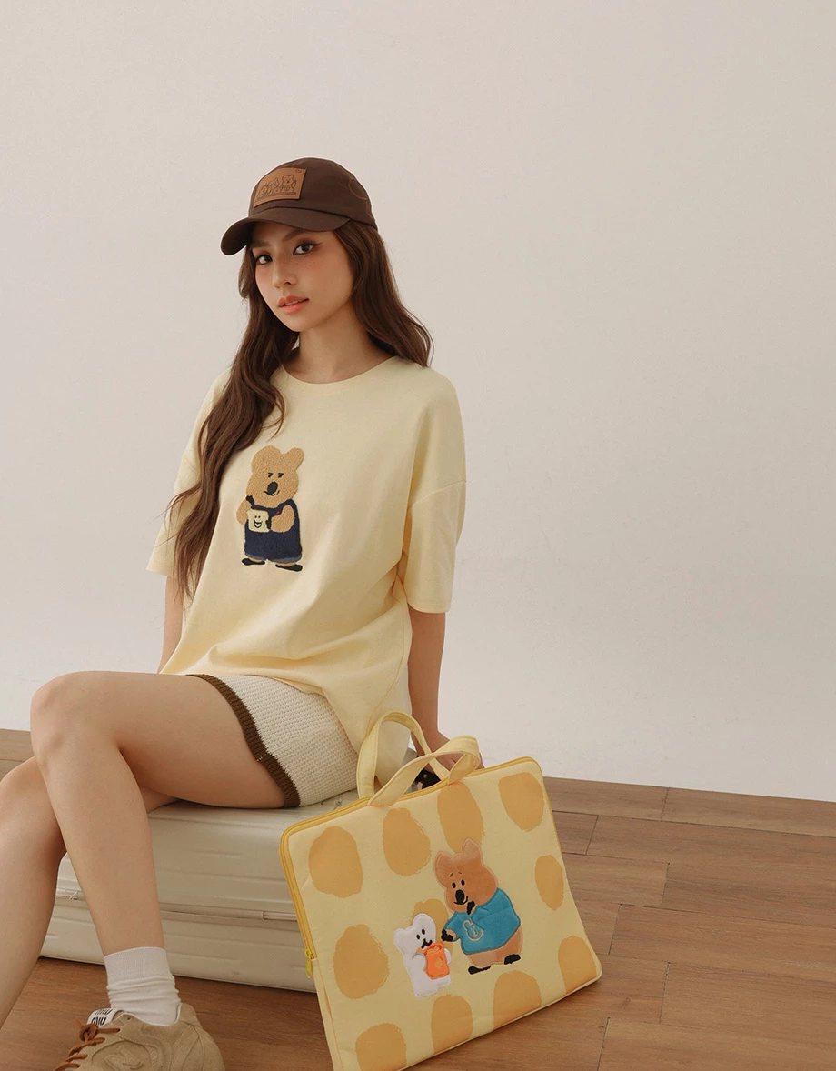 【DINOTAENG】Fluffy Embroidery Graphic Oversized T-Shirt 【DINOTAENG】Fluffy Embroidery Graphic Oversized T-Shirt