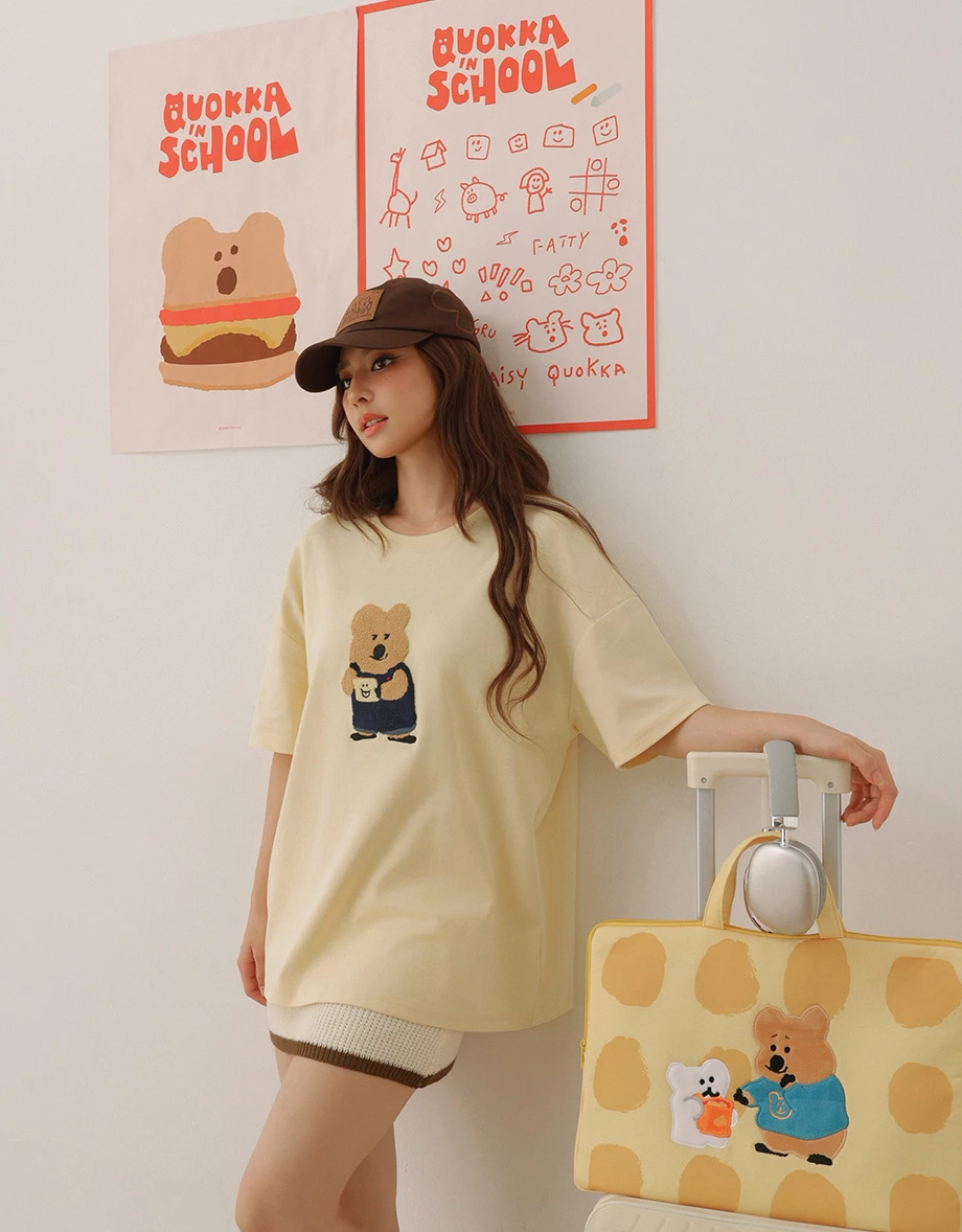 【DINOTAENG】Fluffy Embroidery Graphic Oversized T-Shirt 【DINOTAENG】Fluffy Embroidery Graphic Oversized T-Shirt